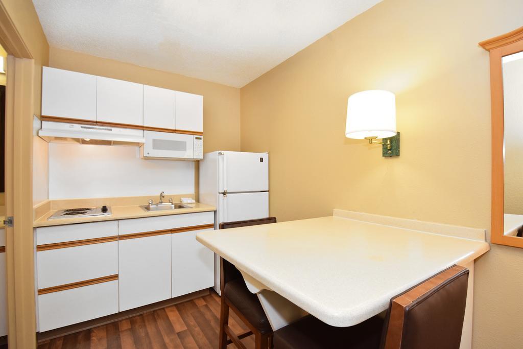 Extended Stay America Select Suites - Raleigh - Research Triangle Park - Hwy 55 Durham Buitenkant foto